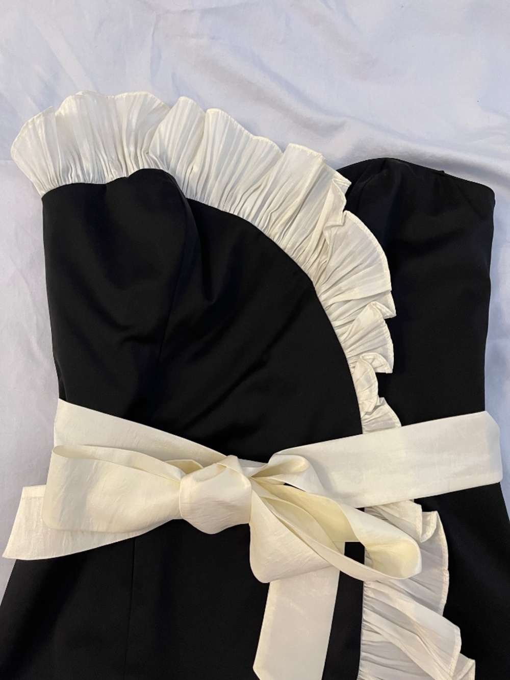 Star by Julien Macdonald black cocktail dress with cream frill, NWT, size US 4 - Picture 4 of 10